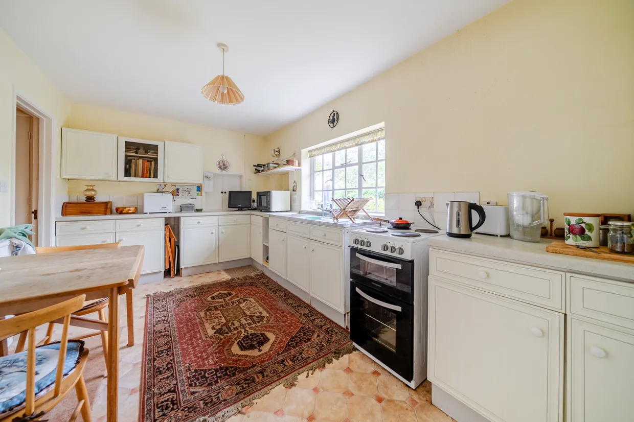 Oxford Street, Ramsbury, SN8 photo 8