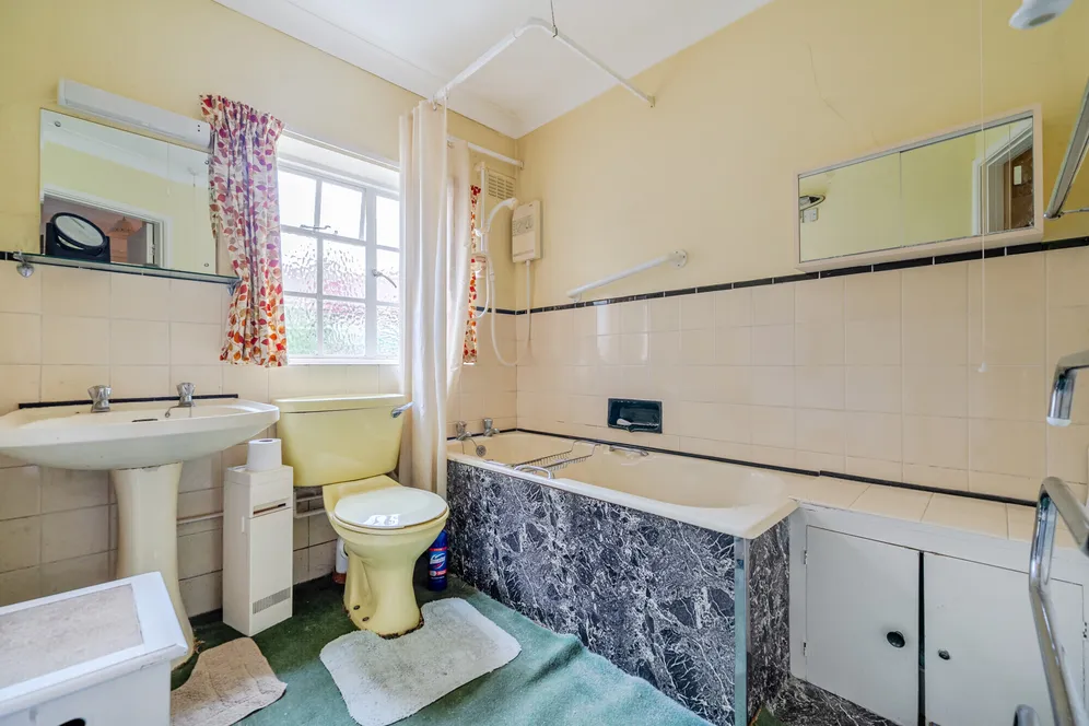 Oxford Street, Ramsbury, SN8 photo 9