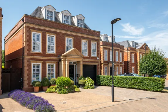 Pine Lodge Way, Epsom, KT19