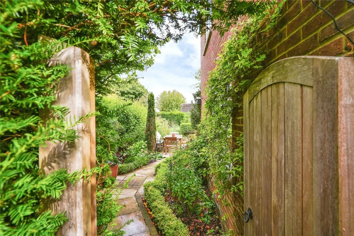 Avro Road, Upper Rissington, Cheltenham, Gloucestershire, GL54