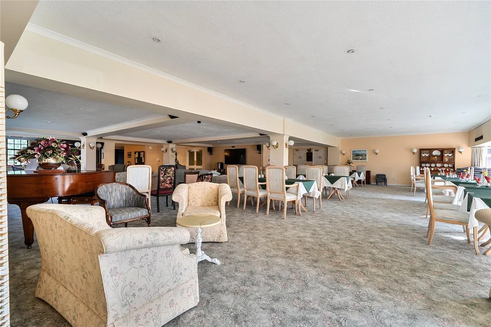 Property carousel item 14