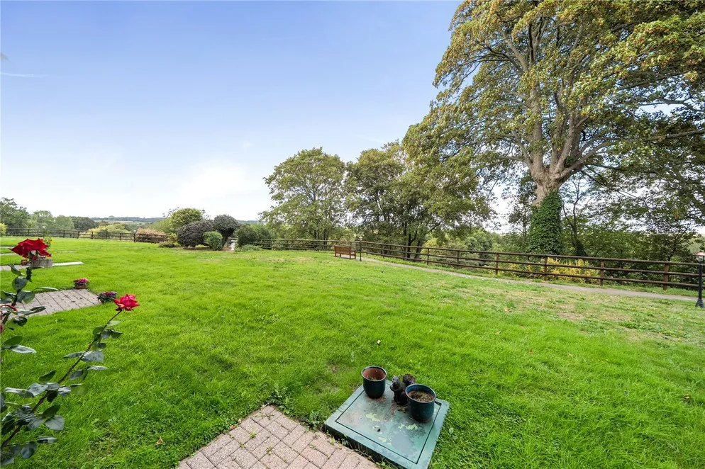Property carousel item 17