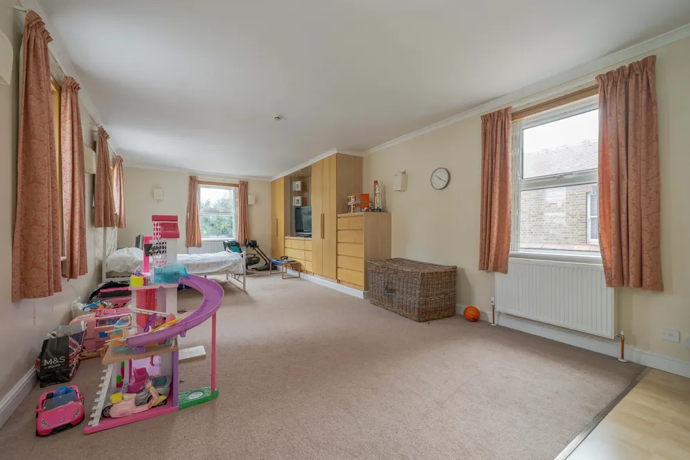 Denbigh Road, Ealing, W13 photo 12