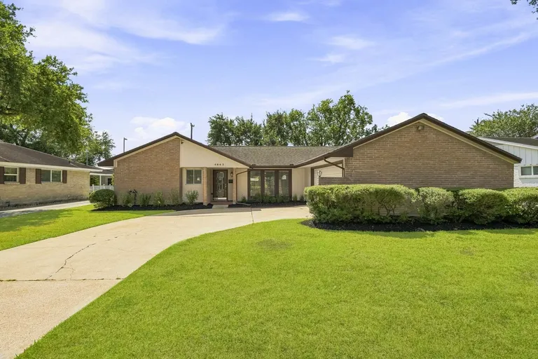 4943 Cheena Dr, Houston, TX 77096-4221