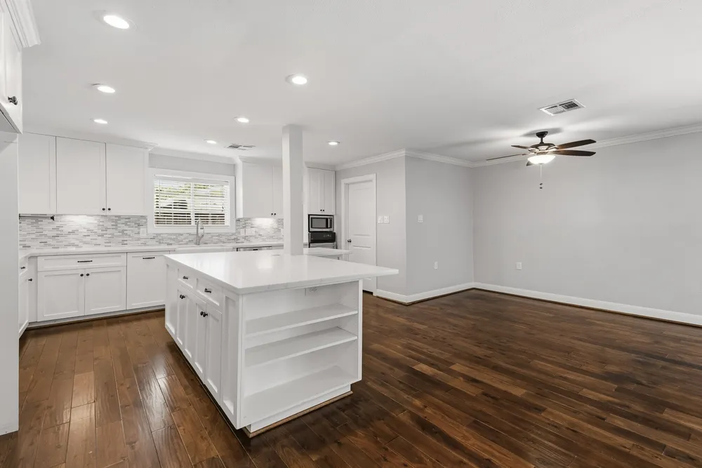 4943 Cheena Dr, Houston, TX 77096-4221