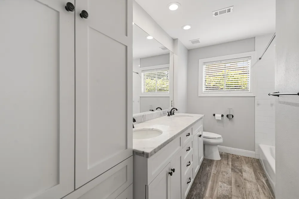 4943 Cheena Dr, Houston, TX 77096-4221