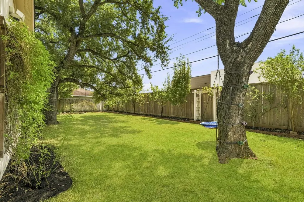4943 Cheena Dr, Houston, TX 77096-4221