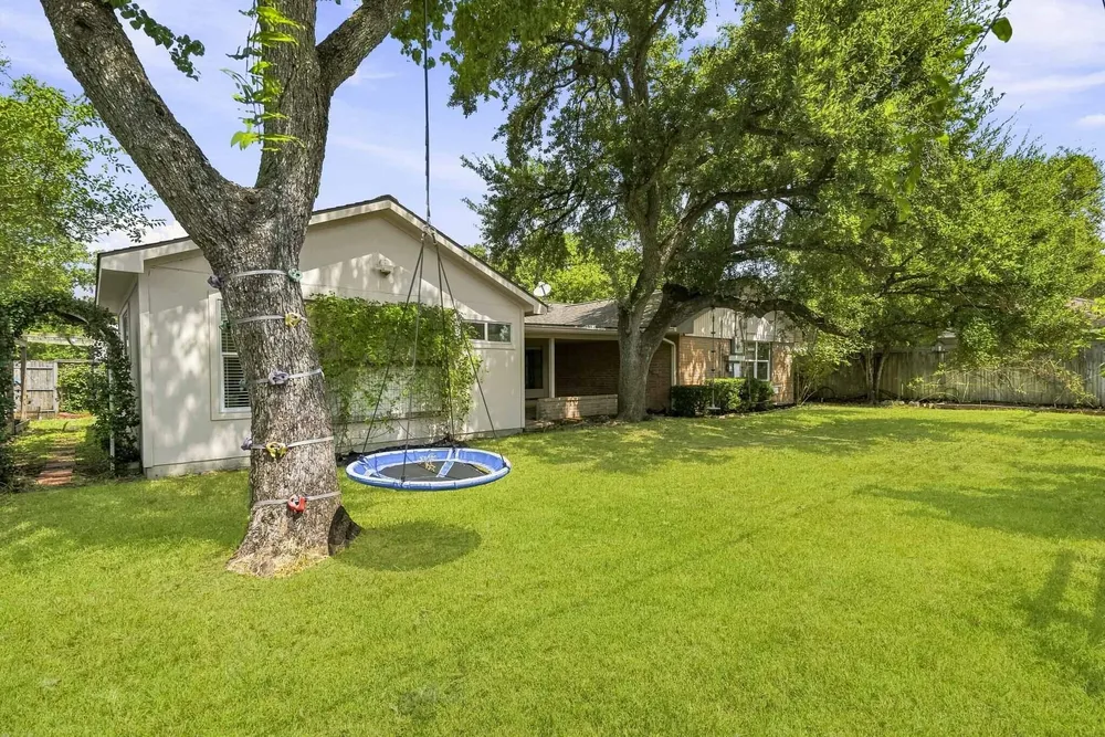 4943 Cheena Dr, Houston, TX 77096-4221