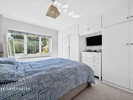 Collier Close, Epsom thumb 3