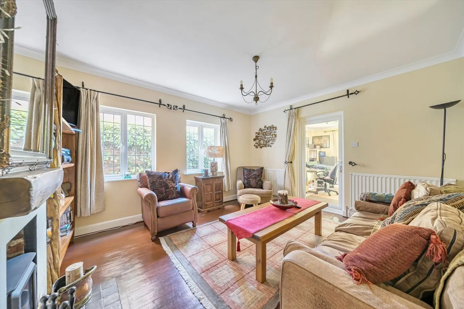 Woodham Lane, Addlestone, KT15 photo 2