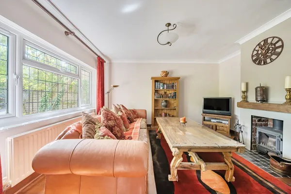 Woodham Lane, Addlestone, KT15 photo 4