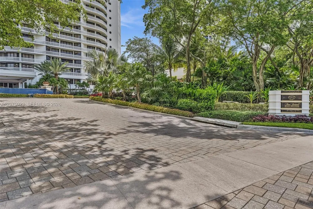 3000 Island Blvd, Aventura, FL 33160