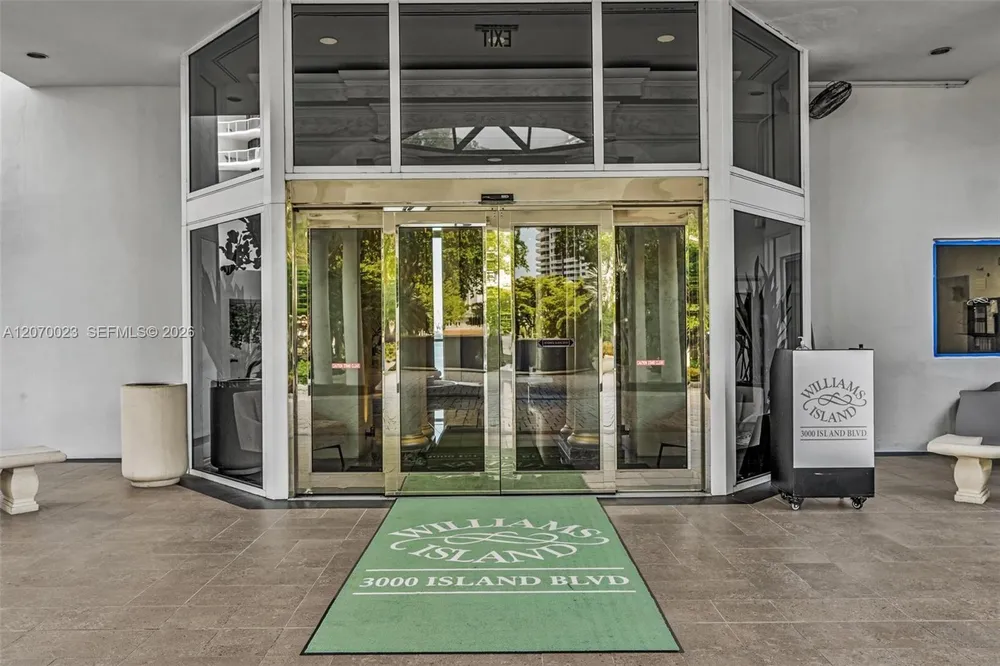 3000 Island Blvd, Aventura, FL 33160