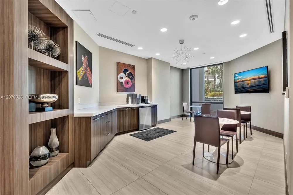 3000 Island Blvd, Aventura, FL 33160