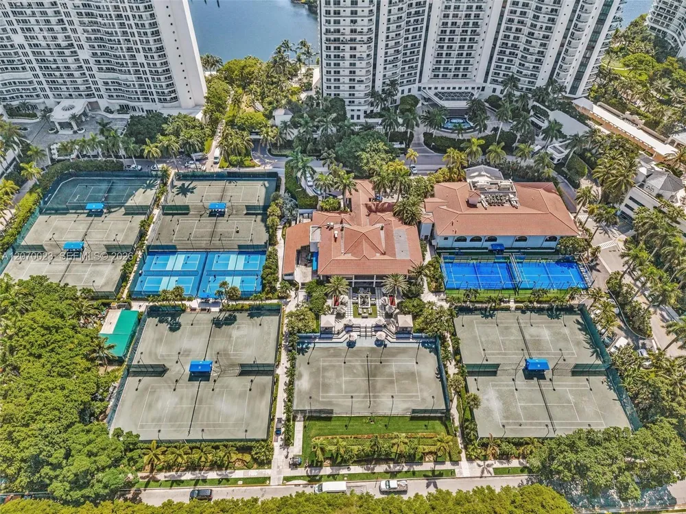 3000 Island Blvd, Aventura, FL 33160