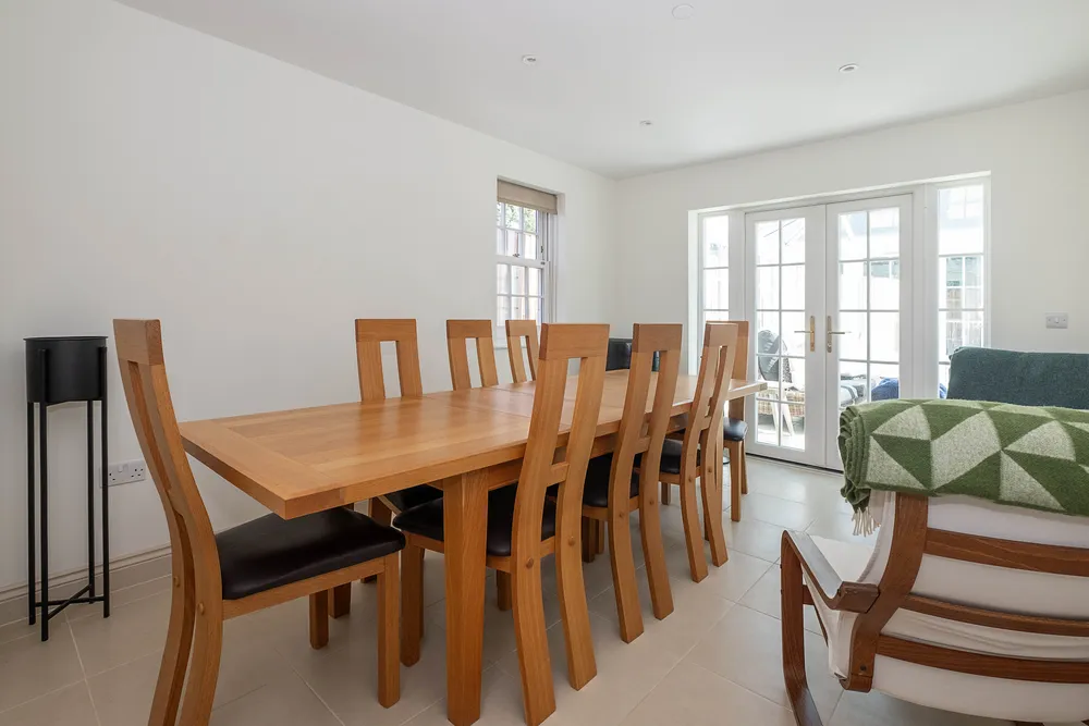 Angelo Mews, London, SW16