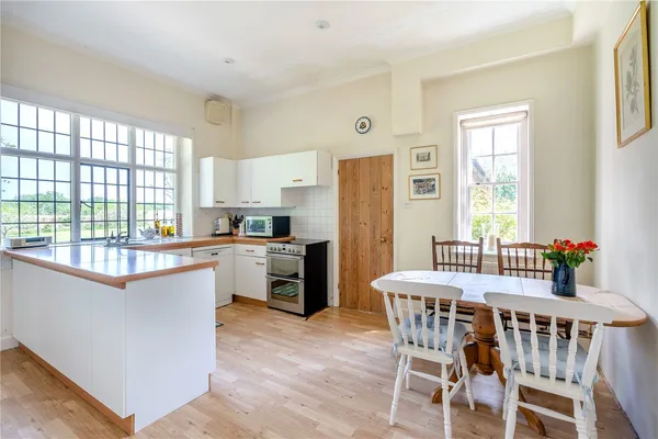 Vicarage Hill, Loxwood, RH14 photo 2