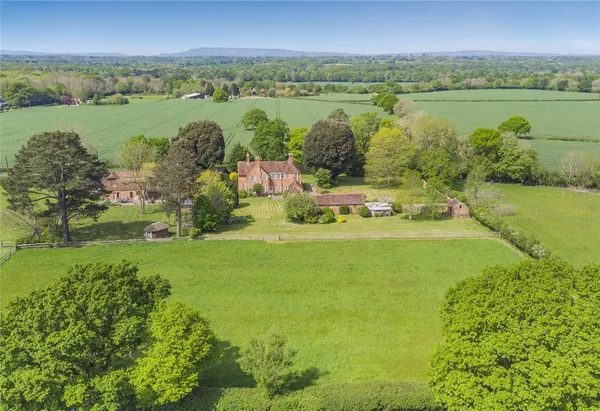 Vicarage Hill, Loxwood, RH14 photo 4