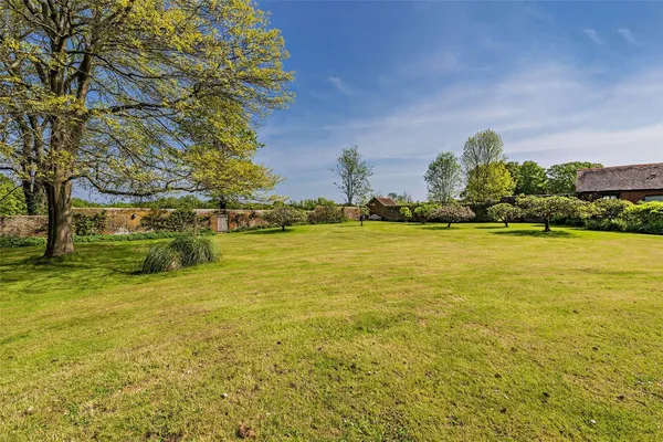 Vicarage Hill, Loxwood, RH14 photo 21