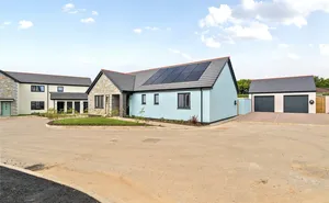 11 Gwel Fenten, Tregenna Lea, Cornwall, TR14 photo
