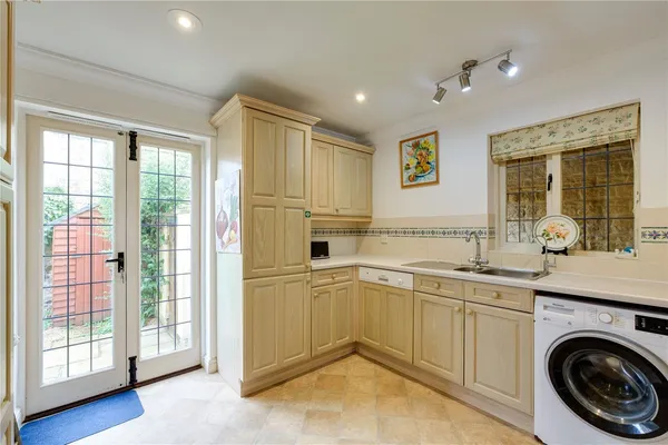 Long Street, Sherborne, DT9 photo 5
