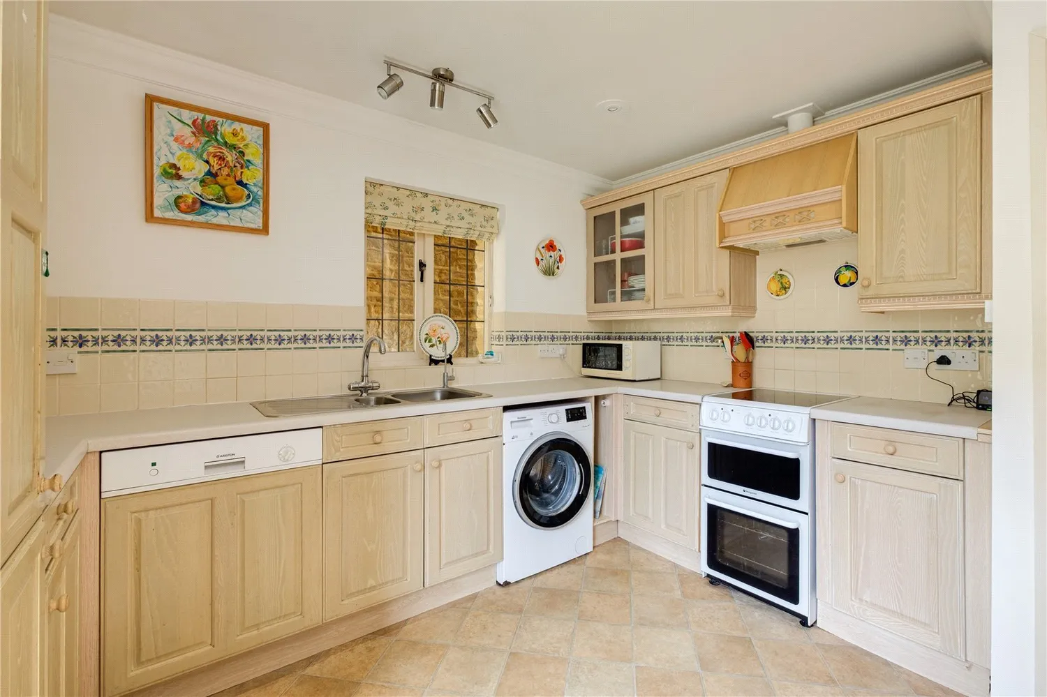 Long Street, Sherborne, DT9 photo 6