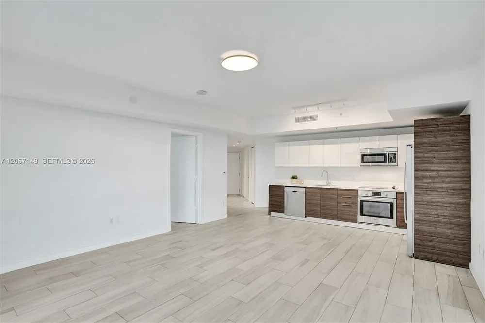 1010 SW 2nd Ave, Miami, FL 33130