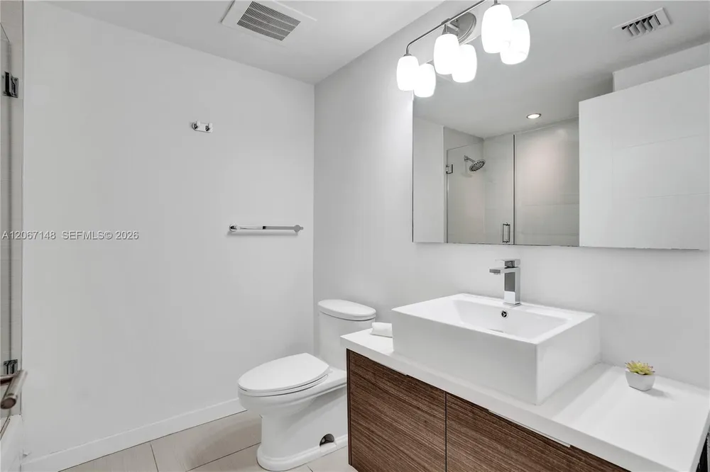 1010 SW 2nd Ave, Miami, FL 33130
