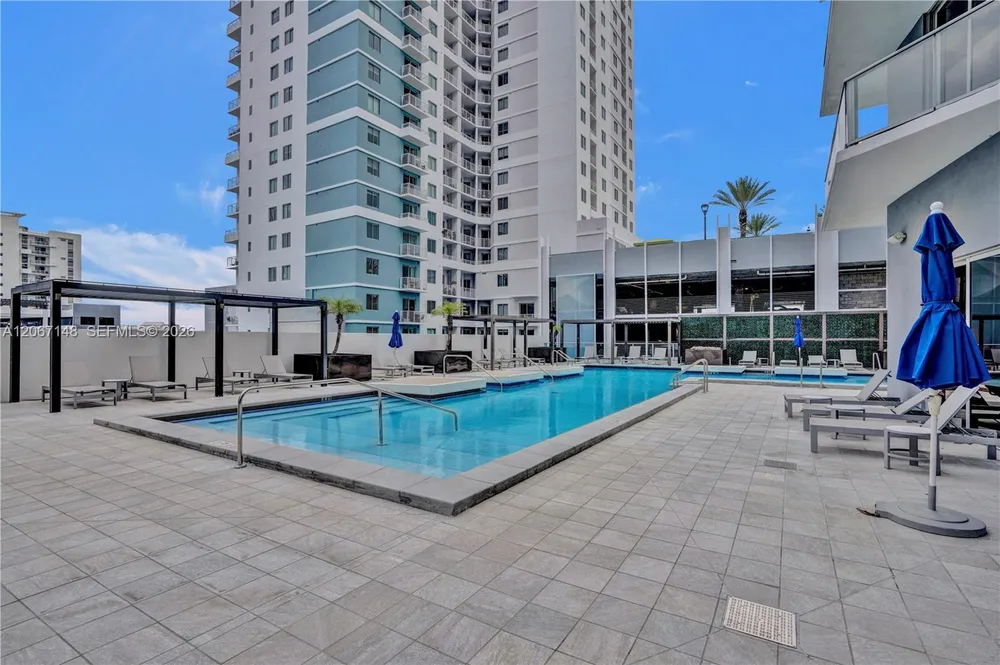 1010 SW 2nd Ave, Miami, FL 33130