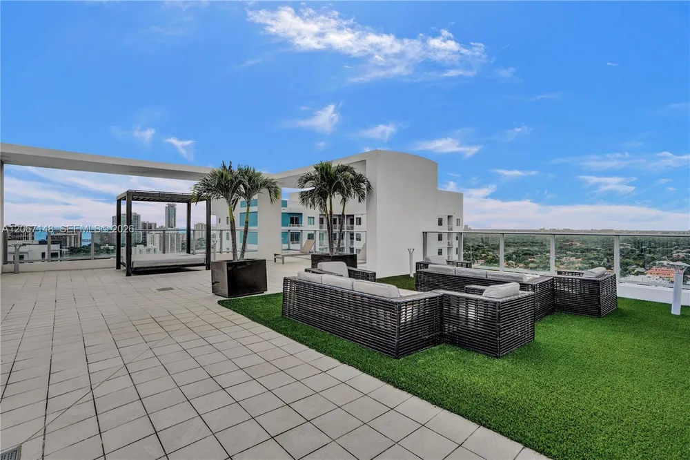1010 SW 2nd Ave, Miami, FL 33130