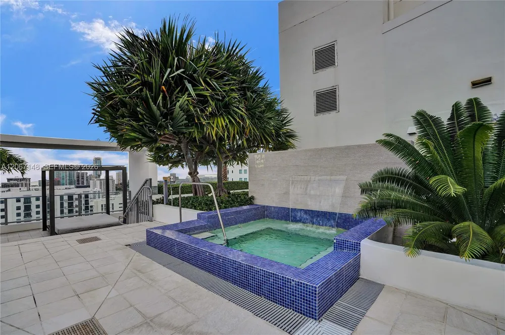 1010 SW 2nd Ave, Miami, FL 33130
