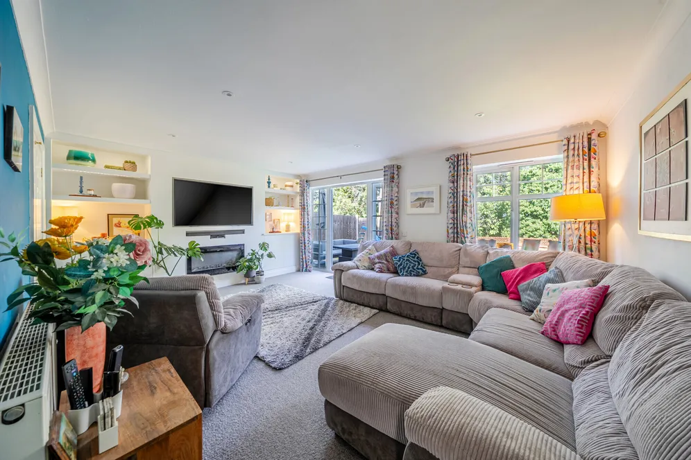 Lilbourne Drive, Hertford, SG13 photo 2