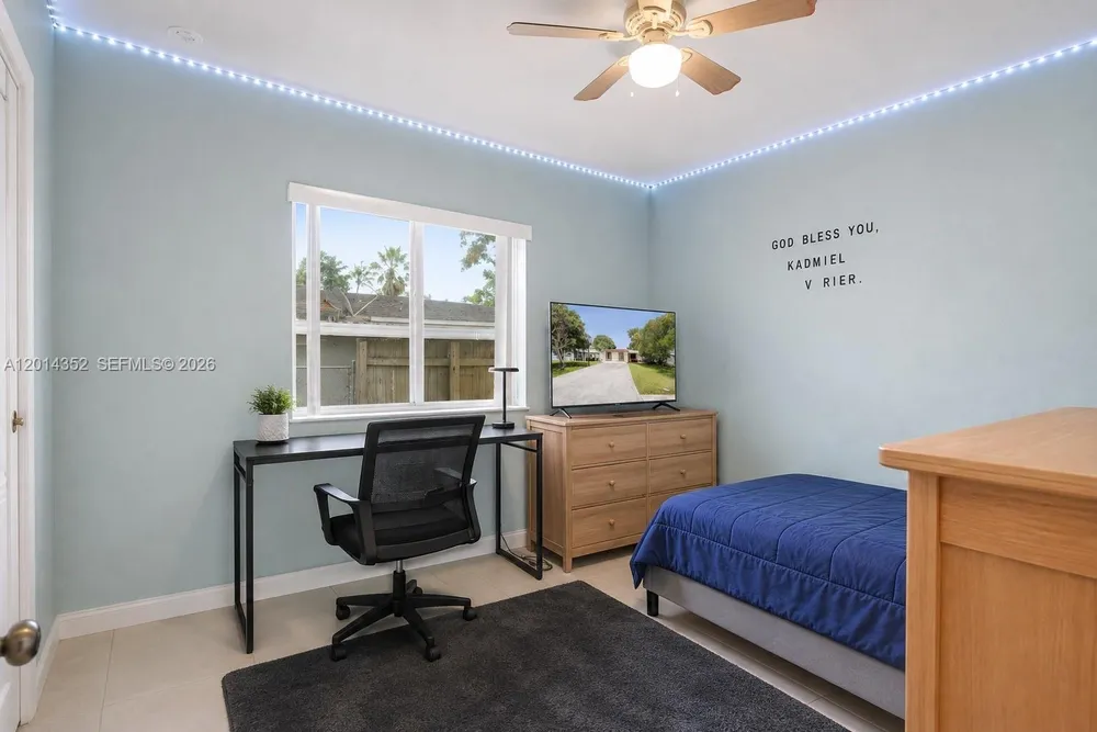 1379 NE 177th St, North Miami Beach, FL 33162