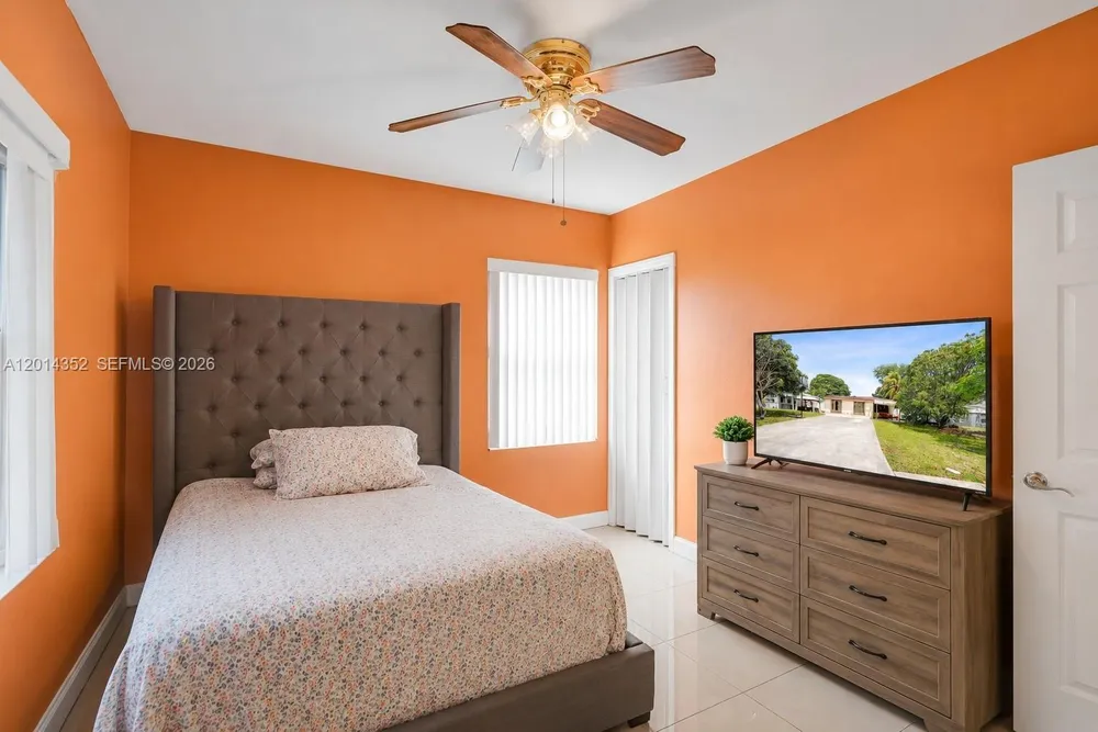1379 NE 177th St, North Miami Beach, FL 33162