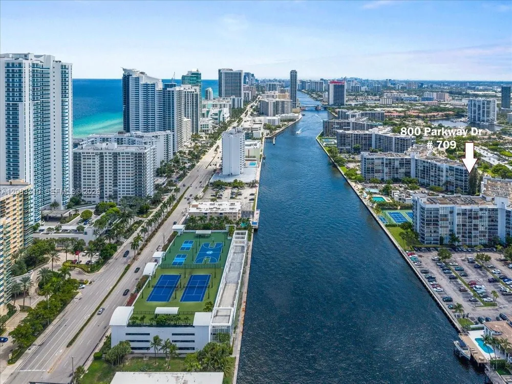 800 Parkview Dr, Hallandale Beach, FL 33009