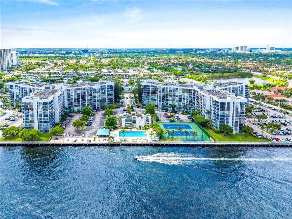 800 Parkview Dr, Hallandale Beach, FL 33009