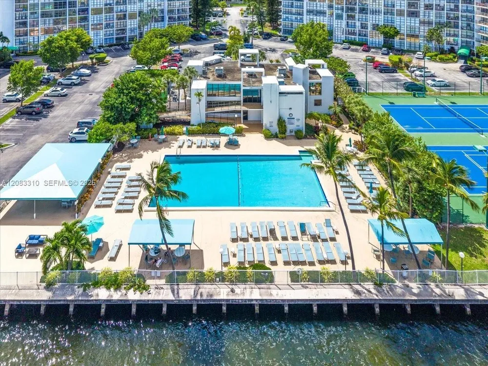 800 Parkview Dr, Hallandale Beach, FL 33009