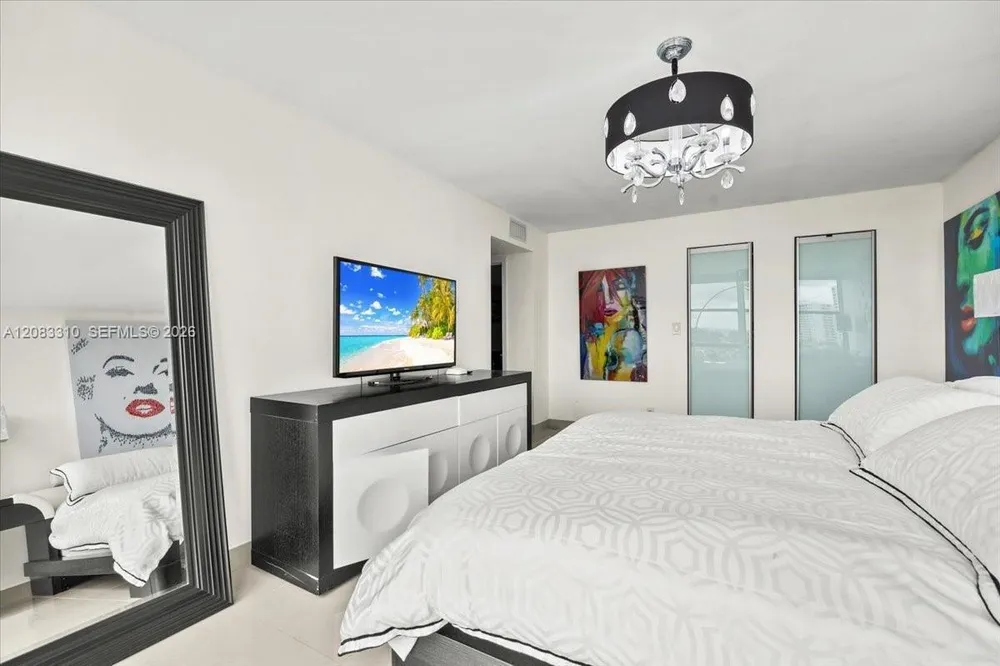 800 Parkview Dr, Hallandale Beach, FL 33009