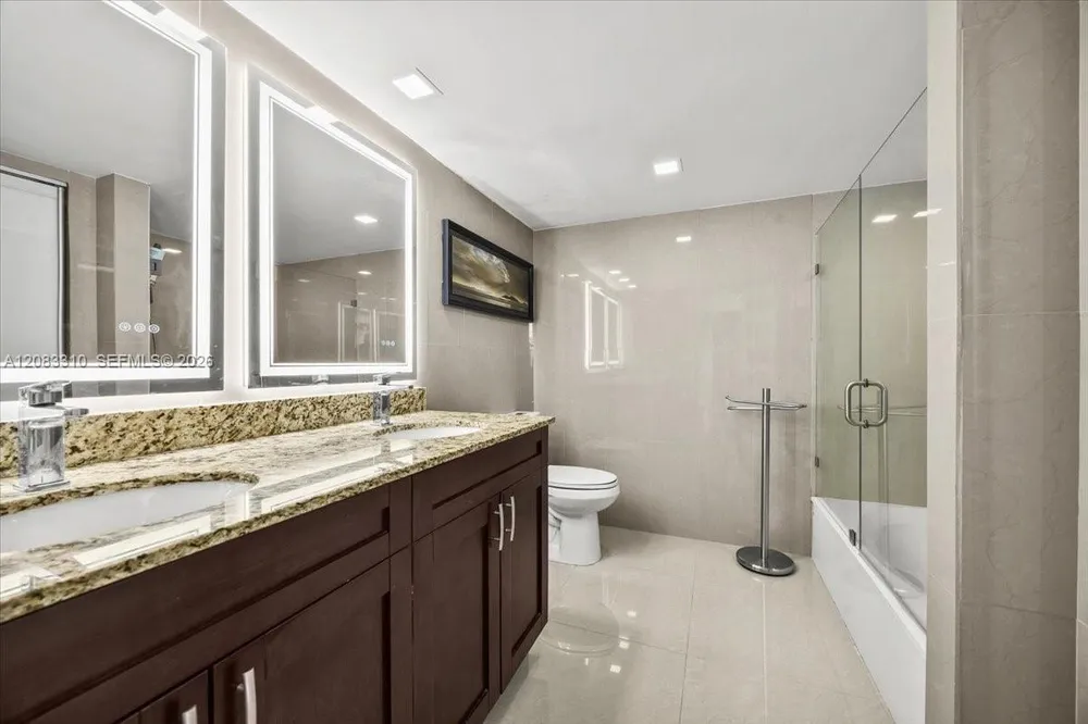 800 Parkview Dr, Hallandale Beach, FL 33009