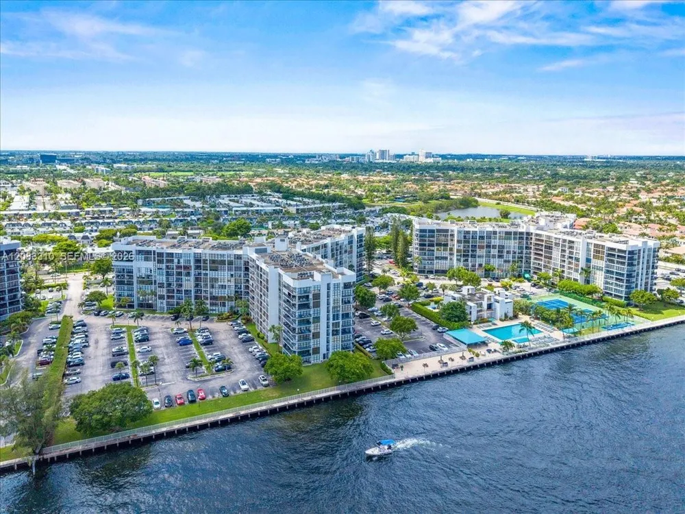 800 Parkview Dr, Hallandale Beach, FL 33009