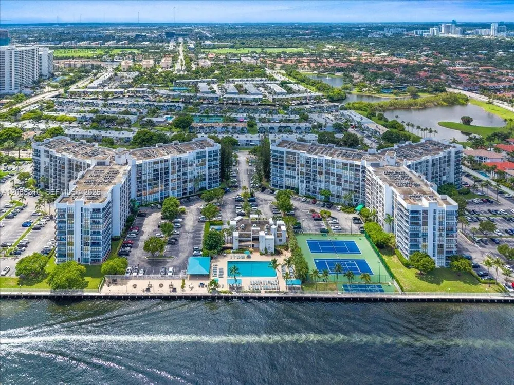 800 Parkview Dr, Hallandale Beach, FL 33009