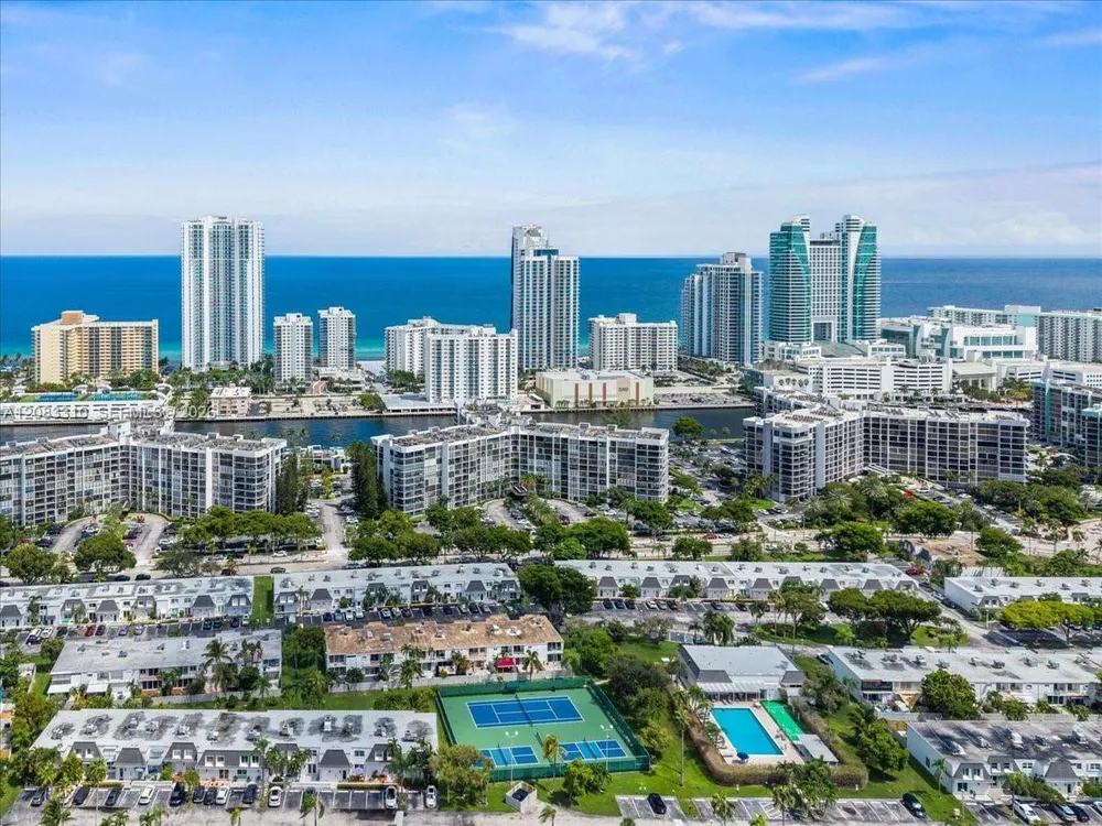 800 Parkview Dr, Hallandale Beach, FL 33009