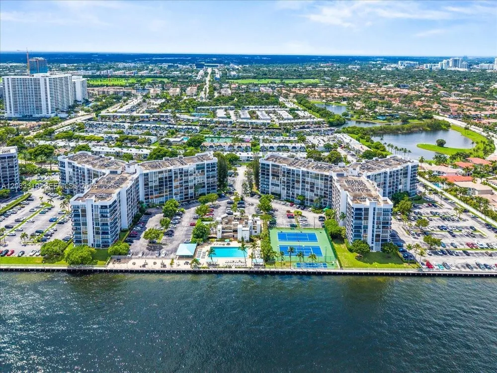 800 Parkview Dr, Hallandale Beach, FL 33009