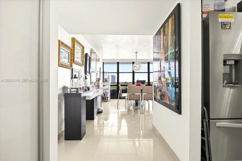 800 Parkview Dr, Hallandale Beach, FL 33009