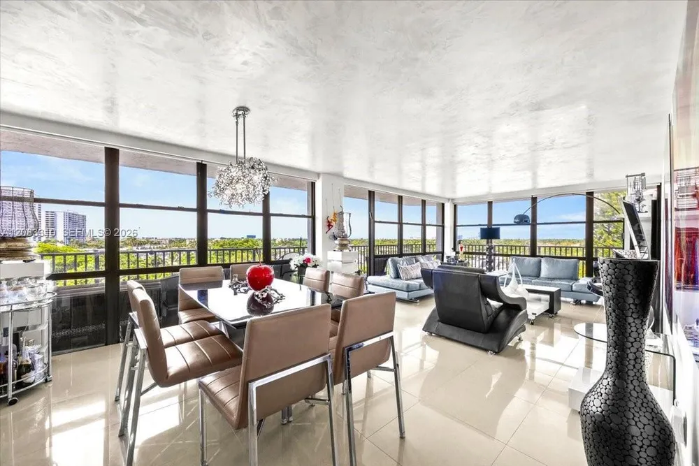 800 Parkview Dr, Hallandale Beach, FL 33009
