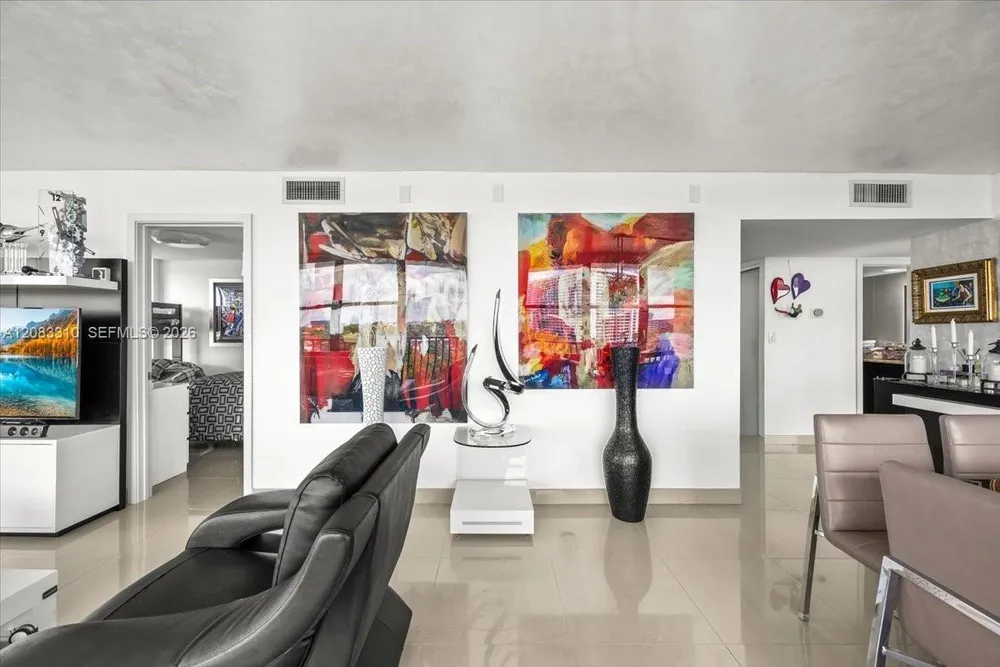 800 Parkview Dr, Hallandale Beach, FL 33009
