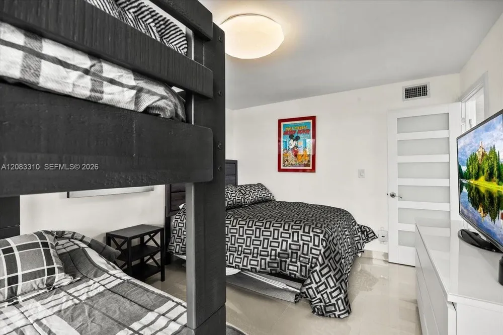 800 Parkview Dr, Hallandale Beach, FL 33009