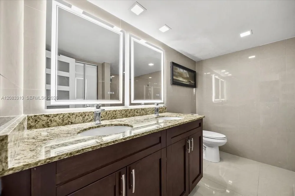 800 Parkview Dr, Hallandale Beach, FL 33009