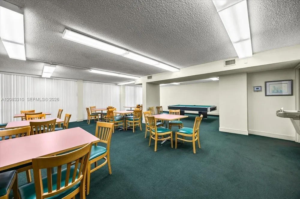 800 Parkview Dr, Hallandale Beach, FL 33009