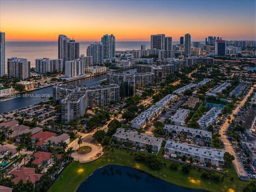 800 Parkview Dr, Hallandale Beach, FL 33009